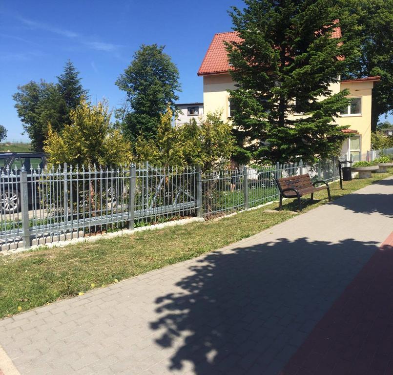 Апартаменты Willa Plaza Pokoje I Domki Z Widokiem Na Morze Дзивнув Экстерьер фото
